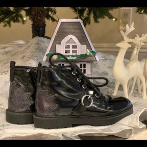 Kids boots